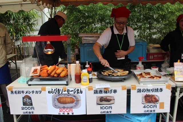 今年も大物声優たちが手作りの文化祭で復興支援！サインハントやバザーで大賑わい