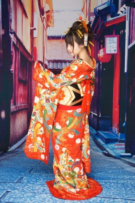 「当代声優美人図 上坂すみれ」