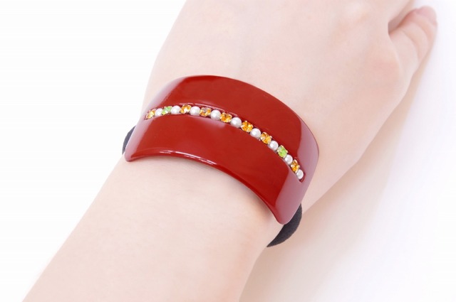 「ヘアアクセサリー」　1,480円＋税(C)カラー