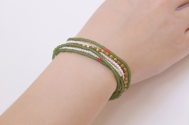 「3WAYブレスレット グリーン」2,400円＋税(C)カラー
