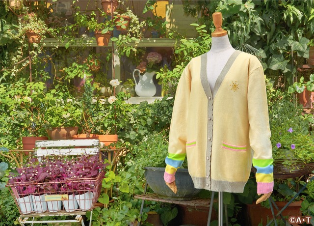 キラキラ☆プリキュアアラモード カーディガン「レッツ・ラ・中学生組！」(C)ＡＢＣ-Ａ・東映アニメーション 6,900円（＋税）