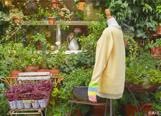 キラキラ☆プリキュアアラモード カーディガン「レッツ・ラ・中学生組！」(C)ＡＢＣ-Ａ・東映アニメーション 6,900円（＋税）