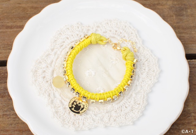 キラキラ☆プリキュアアラモード ブレスレット「キュアカスタード」(C)ＡＢＣ-Ａ・東映アニメーション 各1,600円（＋税）