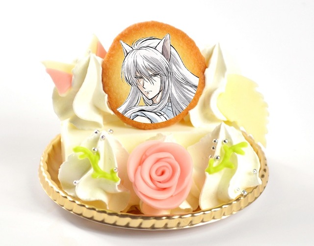 「妖狐蔵馬の“さあおしきの時間だ オレを怒らせた罪は重い！！″ケーキ」(レアチーズケーキ)(700円)(C)Yoshihiro Togashi 1990年－1994年 (C)ぴえろ／集英社