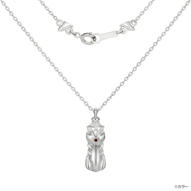 『エヴァンゲリオン』プラグスーツネックレス「05（真希波・マリ・イラストリアス）」(C)カラー シルバー　19,440円、K18イエロー&ホワイト&ピンクゴールド　88,560円、プラチナ950　101,520円