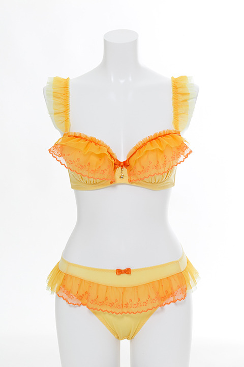 「おジャ魔女どれみ」ランジェリーセット はづきモデル各9,800円(税別)(C)東映アニメーション