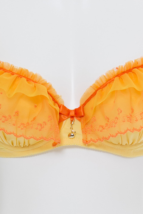 「おジャ魔女どれみ」ランジェリーセット はづきモデル各9,800円(税別)(C)東映アニメーション