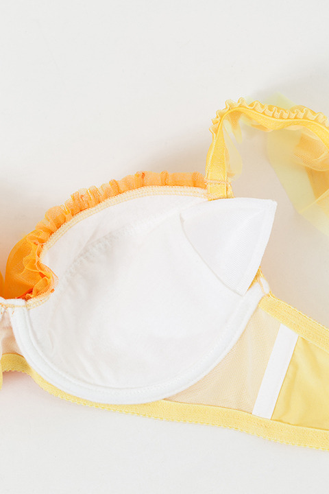 「おジャ魔女どれみ」ランジェリーセット はづきモデル各9,800円(税別)(C)東映アニメーション