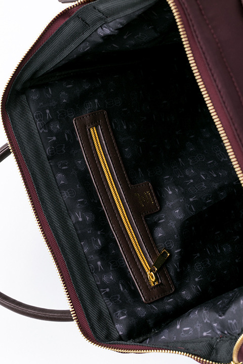 リュック（エレン・イェーガー）14,800円（税抜）(C)諫山創・講談社／「進撃の巨人」製作委員会