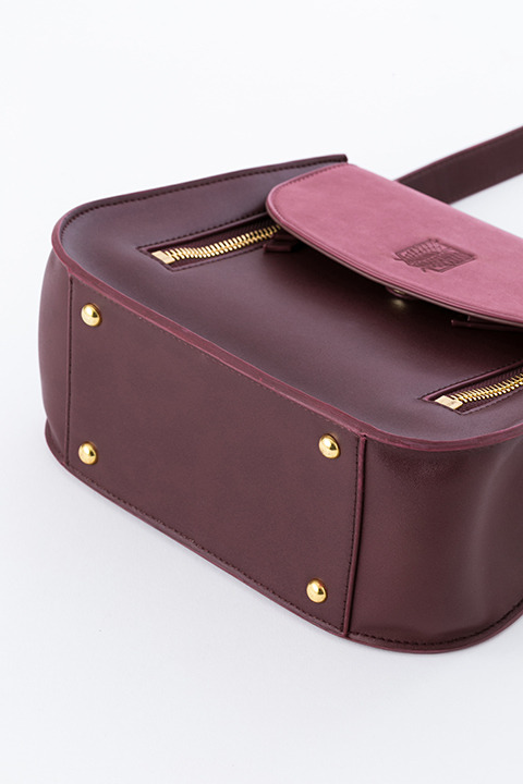 ショルダーバッグ（エレン・イェーガー）10,800円（税抜）(C)諫山創・講談社／「進撃の巨人」製作委員会