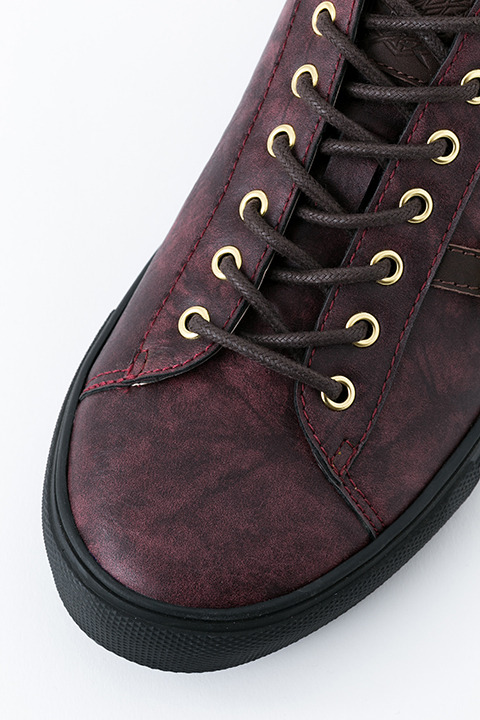 スニーカー（エレン・イェーガー）10,800円（税抜）(C)諫山創・講談社／「進撃の巨人」製作委員会