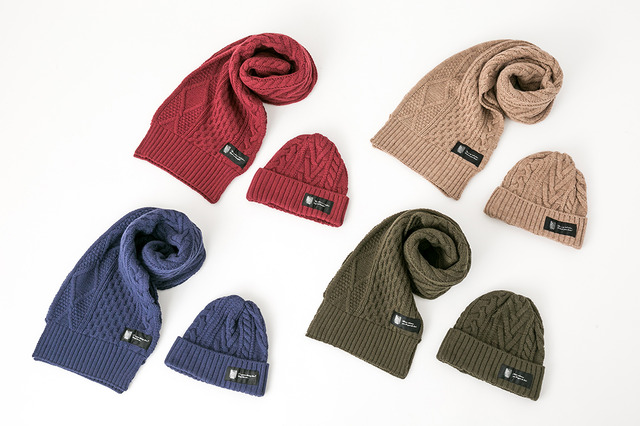 ニットキャップ（各モデル）各5,800円（税抜）(C)諫山創・講談社／「進撃の巨人」製作委員会