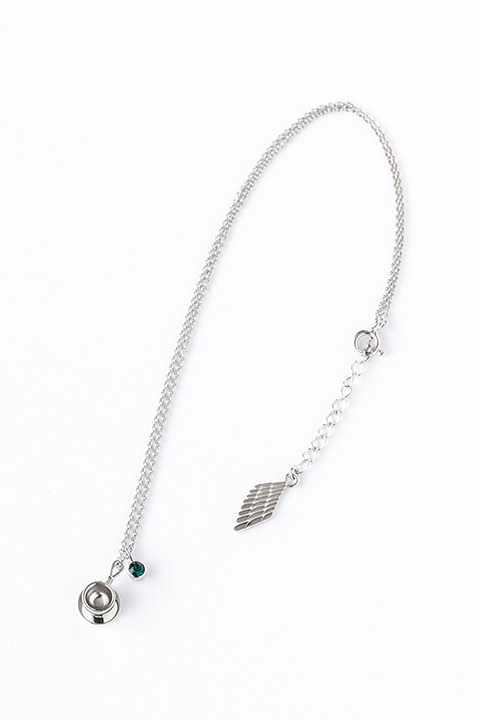 ネックレス（ミカサ・アッカーマン）10,800円（税抜）(C)諫山創・講談社／「進撃の巨人」製作委員会