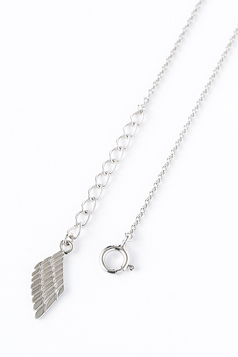 ネックレス（ミカサ・アッカーマン）10,800円（税抜）(C)諫山創・講談社／「進撃の巨人」製作委員会