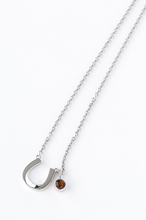 ネックレス（リヴァイ）10,800円（税抜）(C)諫山創・講談社／「進撃の巨人」製作委員会