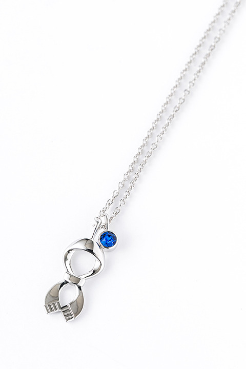 ネックレス（エルヴィン・スミス）10,800円（税抜）(C)諫山創・講談社／「進撃の巨人」製作委員会