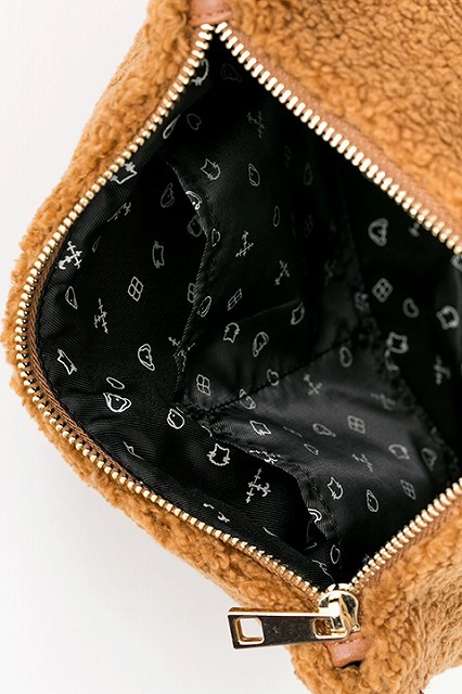 勝生勇利モデル ファークラッチバッグ（C）はせつ町民会／ユーリ!!! on ICE 製作委員会