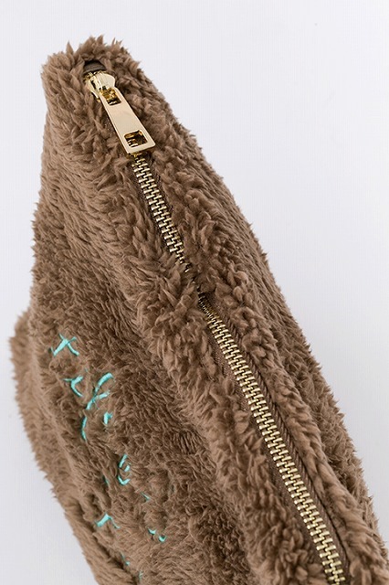 ヴィクトル・ニキフォロフモデル ファークラッチバッグ（C）はせつ町民会／ユーリ!!! on ICE 製作委員会