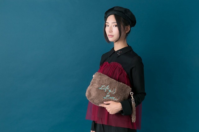 ヴィクトル・ニキフォロフモデル 着用（C）はせつ町民会／ユーリ!!! on ICE 製作委員会