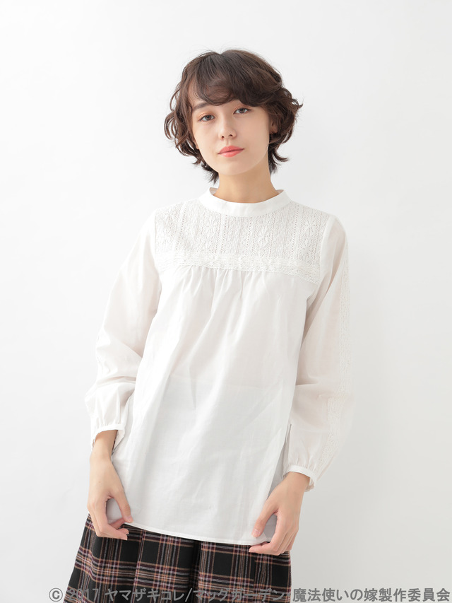 魔法使いの嫁チセイメージブラウス 4,990円+税　(C)2017 ヤマザキコレ/マッグガーデン・魔法使いの嫁製作委員会
