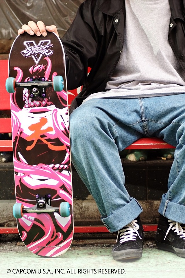 「ストリートファイター」スケートデッキ　各16,200円　(C)CAPCOM U.S.A., INC. ALL RIGHTS RESERVED.