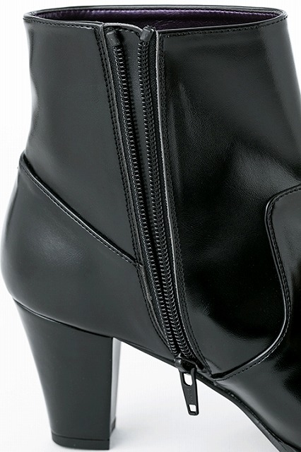 玄奘三蔵 モデル シューズ(C)峰倉かずや・一迅社／最遊記RB PROJECT