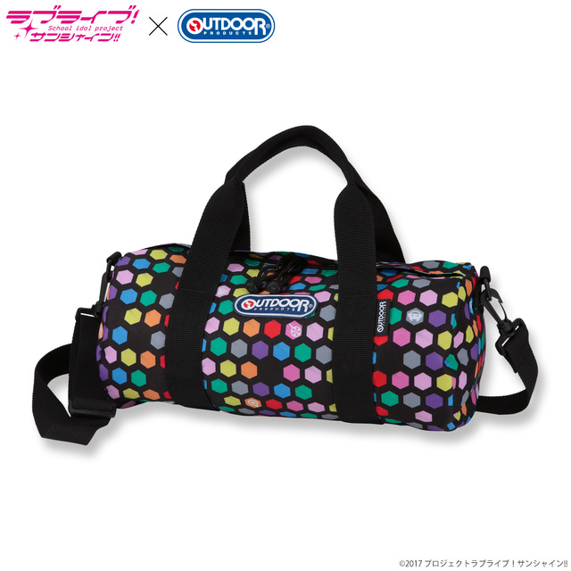 「ラブライブ！サンシャイン!!×OUTDOOR PRODUCTS ロールボストンバッグ」価格:7,344円（税込／送料・手数料別途）(C)2017 プロジェクトラブライブ！サンシャイン!!