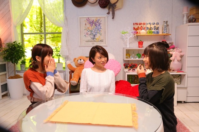 【収録オフショット】“料理回”で二人のエプロン選び 「水瀬いのりと大西沙織のPick Up Girls」第6回