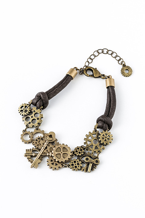 『アイドリッシュセブン』コラボレーション 二階堂大和モデルブレスレット（税別4,600円）(C)アイドリッシュセブン