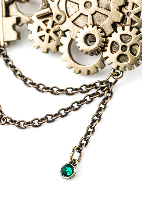 『アイドリッシュセブン』コラボレーション 二階堂大和モデルブローチ（税別1,980円）(C)アイドリッシュセブン