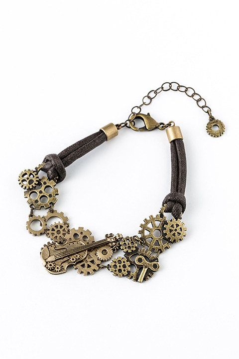 『アイドリッシュセブン』コラボレーション 六弥ナギモデルブレスレット（税別4,600円）(C)アイドリッシュセブン