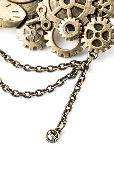 『アイドリッシュセブン』コラボレーション 八乙女楽モデルブローチ（税別1,980円）(C)アイドリッシュセブン