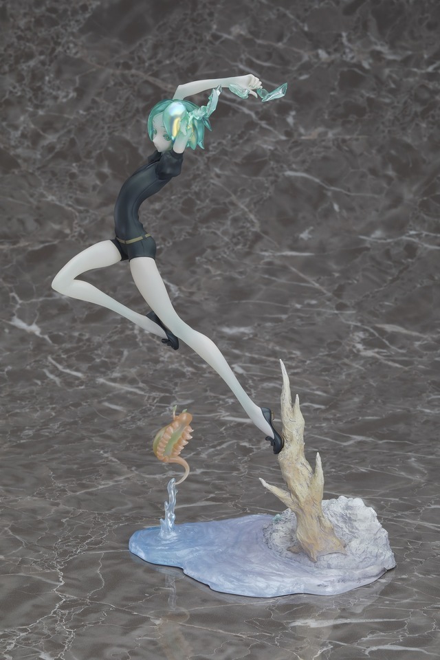 1/8スケールフィギュア「フォスフォフィライト」（11,111円（税別））(C)市川春子／講談社