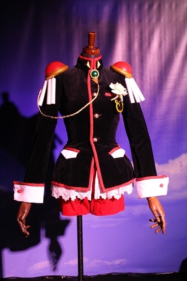 「少女革命ウテナ」原画など450点並ぶ記念展、薔薇に囲まれた撮影スポットなど全てが華麗