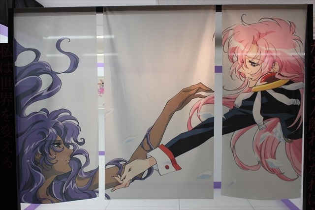 「少女革命ウテナ」原画など450点並ぶ記念展、薔薇に囲まれた撮影スポットなど全てが華麗