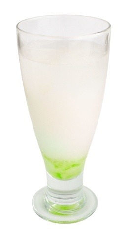 ドリンクメニュー 緑間真太郎 600 円（税込）(C)藤巻忠俊／集英社・劇場版「黒子のバスケ」製作委員会