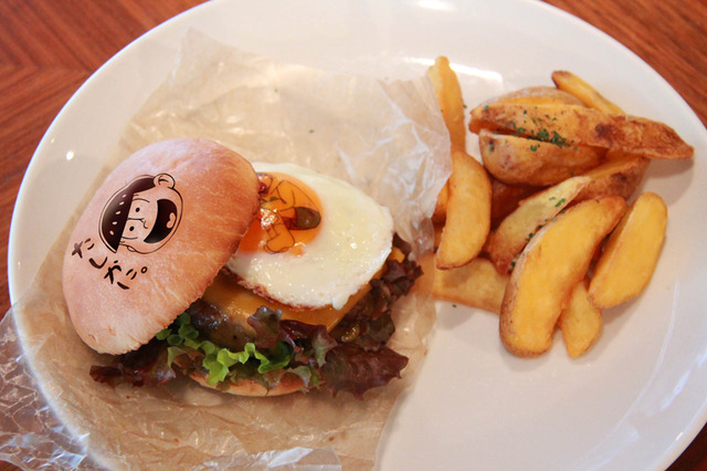 十四松の「たしかに。」バーガー（価格：1,500円）(C)赤塚不二夫／おそ松さん製作委員会