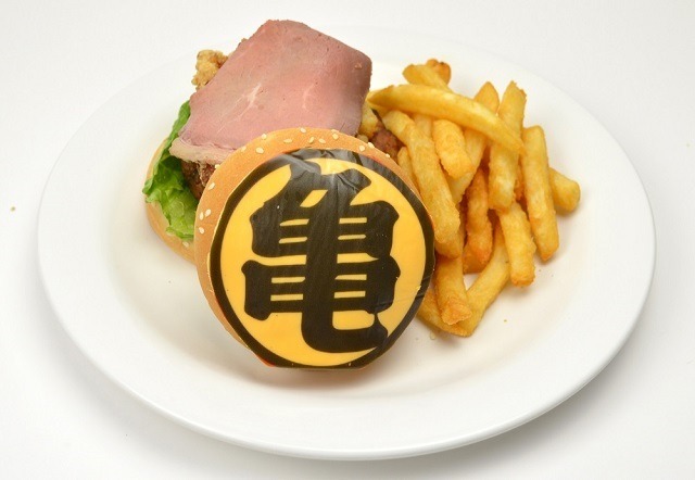 天下一武道会前のはらごしらえ！悟空のパワーアップミートバーガー (ポテト付) (880円)