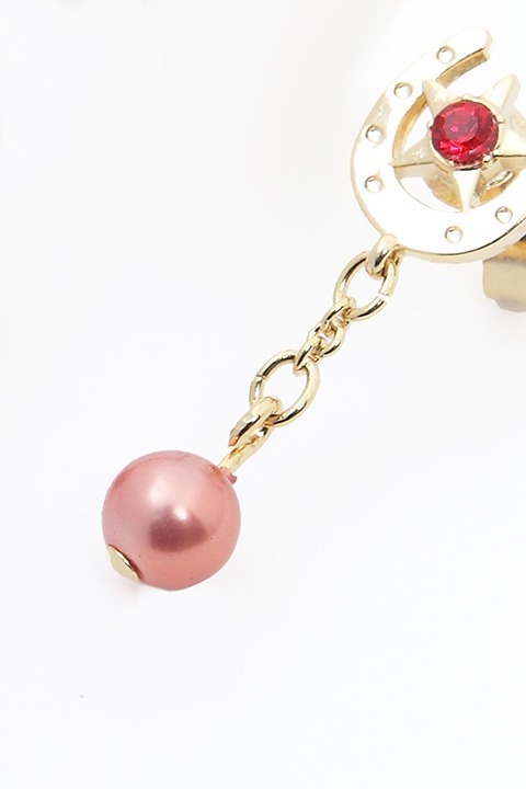 「自意識ピアス おそ松モデル」10,800円（税抜）(C)赤塚不二夫／おそ松さん製作委員会