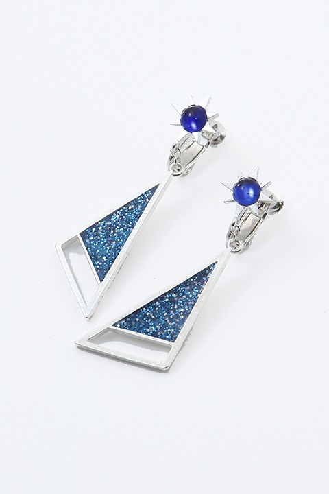 「自意識イヤリング カラ松モデル」10,800円（税抜）(C)赤塚不二夫／おそ松さん製作委員会