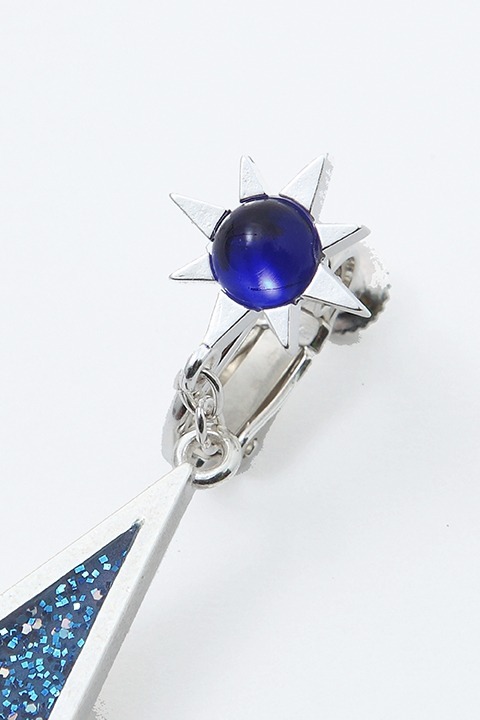 「自意識イヤリング カラ松モデル」10,800円（税抜）(C)赤塚不二夫／おそ松さん製作委員会