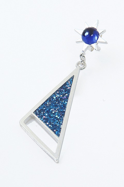 「自意識ピアス カラ松モデル」10,800円（税抜）(C)赤塚不二夫／おそ松さん製作委員会