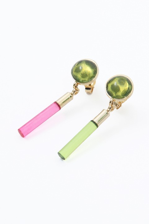 「自意識ピアス チョロ松モデル」10,800円（税抜）(C)赤塚不二夫／おそ松さん製作委員会