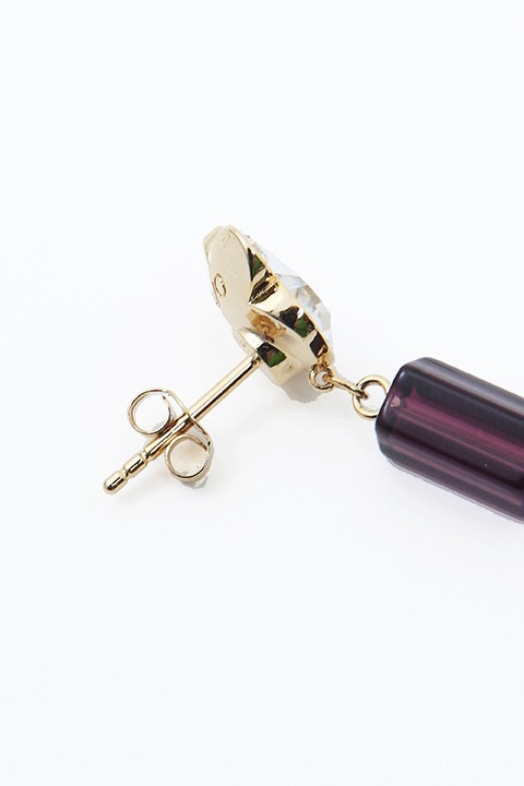 「自意識ピアス 一松モデル」10,800円（税抜）(C)赤塚不二夫／おそ松さん製作委員会