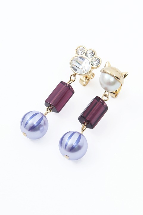 「自意識ピアス 一松モデル」10,800円（税抜）(C)赤塚不二夫／おそ松さん製作委員会