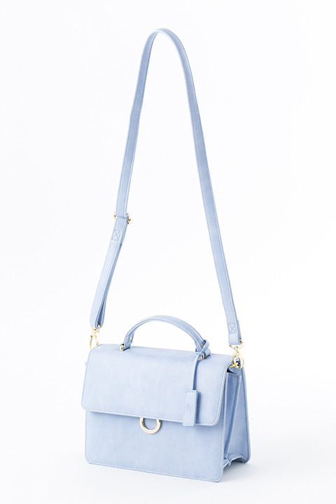 『血界戦線 & BEYOND』コラボレーション ショルダーバッグ レオナルド・ウォッチ モデル 12,800円（税別）(C)2017 内藤泰弘／集英社・血界戦線 & BEYOND製作委員会