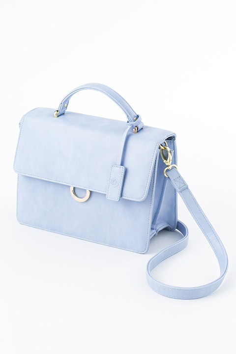 『血界戦線 & BEYOND』コラボレーション ショルダーバッグ レオナルド・ウォッチ モデル 12,800円（税別）(C)2017 内藤泰弘／集英社・血界戦線 & BEYOND製作委員会