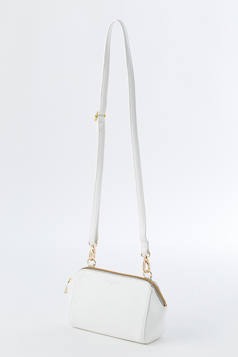 『血界戦線 & BEYOND』コラボレーション ポーチ レオナルド・ウォッチ モデル 6,500円（税別）(C)2017 内藤泰弘／集英社・血界戦線 & BEYOND製作委員会