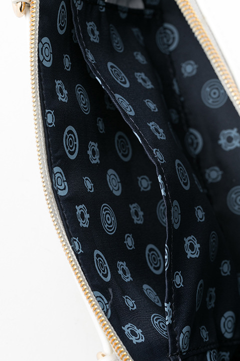 『血界戦線 & BEYOND』コラボレーション ポーチ レオナルド・ウォッチ モデル 6,500円（税別）(C)2017 内藤泰弘／集英社・血界戦線 & BEYOND製作委員会