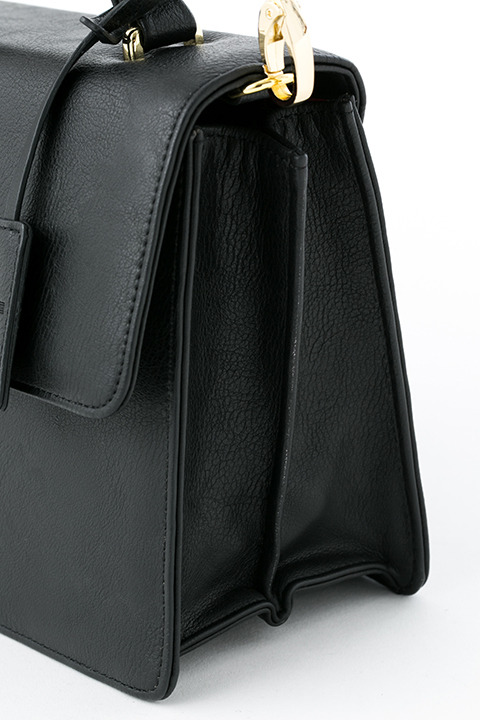 『血界戦線 & BEYOND』コラボレーション ショルダーバッグ クラウス・V・ラインヘルツ モデル 12,800円（税別）(C)2017 内藤泰弘／集英社・血界戦線 & BEYOND製作委員会